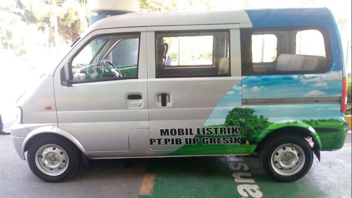 PLN Pakai Mobil Listrik Made In Gresik, Lebih Hemat dari BBM