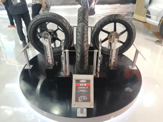 Dolar Makin Mahal, Zeneos Cenat-Cenut