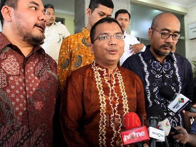 Denny Indrayana Datangi Bareskrim Polri