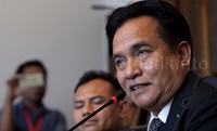 Yusril merasa surat peringatan yang dilayangkan oleh Dikti akan menimbulkan kekhawatiran untuk masyarakat dan mahasiswa yang berkuliah di sana.