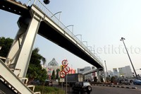 Posisi JPO yang berada di gerbang masuk kota membuat pemerintah mengingini fisik jembatan juga memperhatikan faktor estetika.