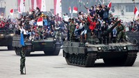 Tema HUT ke-70 TNI 2015 ini adalah 'Bersama Rakyat, TNI Kuat, Hebat, Profesional, Siap Mewujudkan Indonesia yang Berdaulat, Mandiri dan Berkepribadian.