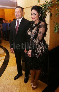 Krisdayanti dan Raul Lemos. Pool/Ismail/detikFoto.