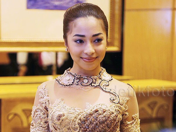Nikita Willy Anggun Berkebaya