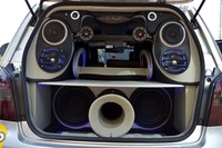 Reverb Acoustic memamerkan produknya yang sudah terpasang di mobil yang suaranya sudah tidak perlu diragukan lagi karena telah menang di beberapa kontes modifikasi audio. Ist/Reverb Acoustic.