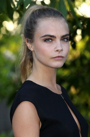 Sekarang Jadi Model Sukses, Cara Delevingne Punya Masa Kecil Suram