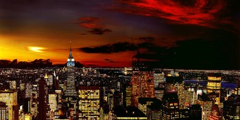     Spence telah banyak menerima penghargaan dan juga berkontibusi di majalah terkenal seperti The International Herald Tribune, ART + Design Magazine, rh+ artmagazine, The Spectator, The artist’s Magazine, Art News, Dan’s Papers, Arte di Giorgio Mondadori, Panarama, La Republica, Corriere Della Sera and Il Messaggero. (kredit foto: Raphaella Spence)