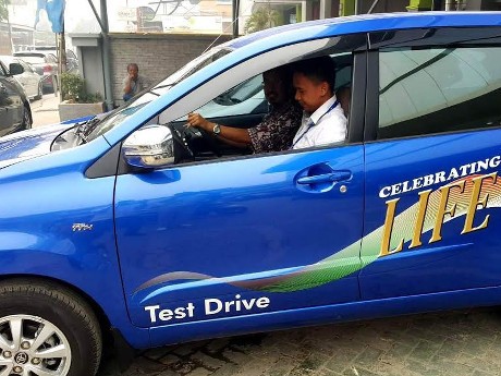 10.000 Orang Test Drive Avanza-Veloz, 4.000 Langsung SPK
