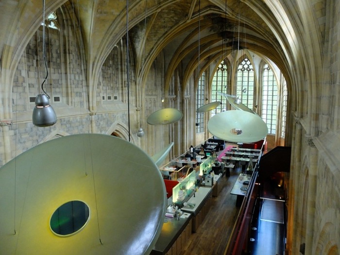 Patut Dicontoh! Cara Belanda Menjaga Gedung Bersejarah