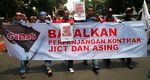 Massa Ganas Demo di Depan Istana
