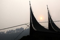 Jarak pandang pun menjadi terbatas.