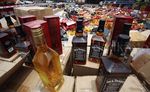 Ribuan Botol Miras dan Rokok Illegal Dimusnahkan