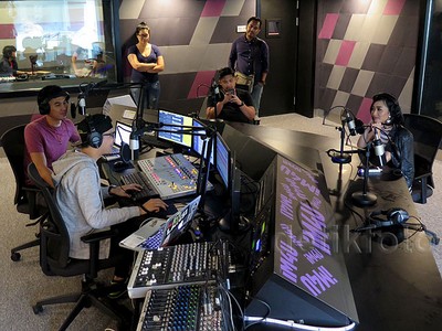 Rinni Wulandari Eksis di Radio Malaysia