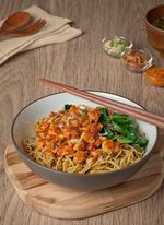 Mencicip Mie Yamin Pedas Hingga Nasi Rames di Roemah Kuliner