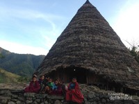 Anak-anak di Desa Wae Rebo Anak-anak di Desa Wae Rebo