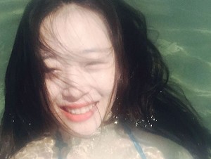 f(x) Siap Comeback, Sulli Asyik Pacaran dengan Choiza