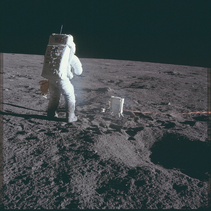 Pendaratan di bulan (nasa) Pendaratan di bulan (nasa)