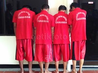Jumlah perampok ada tiga orang serta satu penadah.
