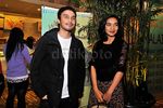 Ehm... Tika Bravani Gandeng Dimas Aditya