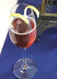 Cocktail De Royale, Creme Cassi yang diberi De Bortoli Sparkling Brut.