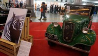 Cabriolet coupe berwarna hijau ini merupakan saksi bisu dalam peperangan 10 November 1945 yang dipimpin Bung Tomo.