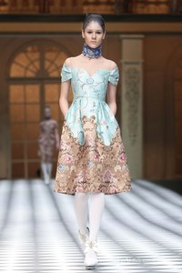 Sebastian Gunawan A Ladys Portrait Sebastian Red & Sebastian Sposa at The Ritz Calton. Pasific Place. Jakarta. [Foto: Mohammad Abduh/Wolipop]