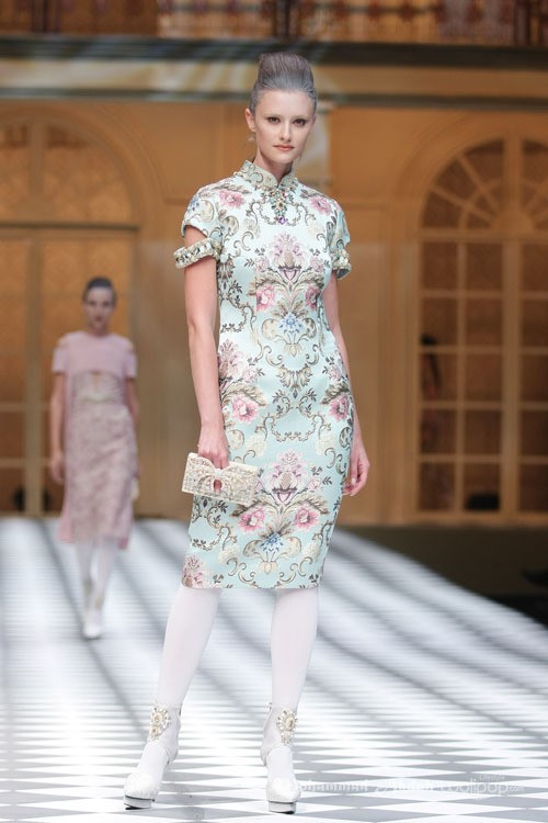 Sebastian Gunawan A Ladys Portrait Sebastian Red & Sebastian Sposa at The Ritz Calton. Pasific Place. Jakarta. [Foto: Mohammad Abduh/Wolipop]