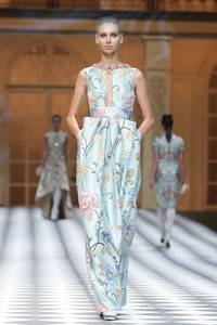 Sebastian Gunawan A Ladys Portrait Sebastian Red & Sebastian Sposa at The Ritz Calton. Pasific Place. Jakarta. [Foto: Mohammad Abduh/Wolipop]