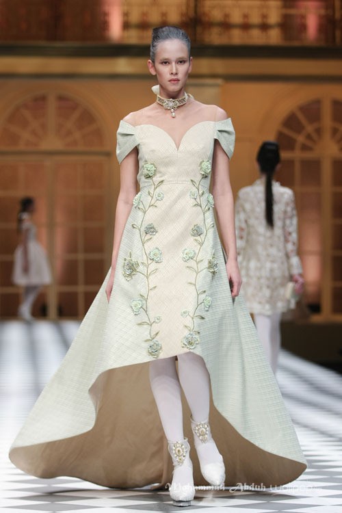 Sebastian Gunawan A Ladys Portrait Sebastian Red & Sebastian Sposa at The Ritz Calton. Pasific Place. Jakarta. [Foto: Mohammad Abduh/Wolipop]