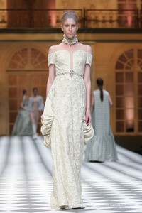 Sebastian Gunawan A Ladys Portrait Sebastian Red & Sebastian Sposa at The Ritz Calton. Pasific Place. Jakarta. [Foto: Mohammad Abduh/Wolipop]