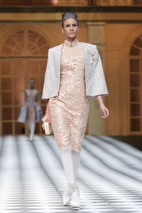 Sebastian Gunawan A Ladys Portrait Sebastian Red & Sebastian Sposa at The Ritz Calton. Pasific Place. Jakarta. [Foto: Mohammad Abduh/Wolipop]