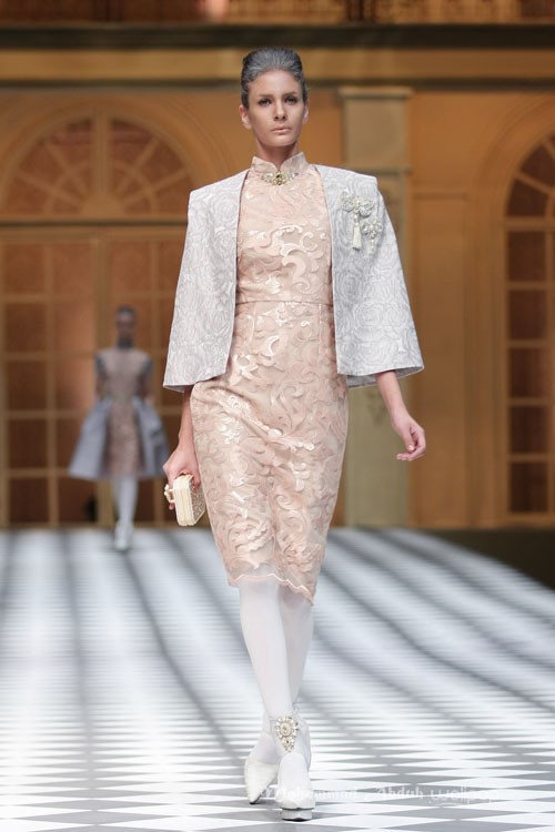 Sebastian Gunawan A Ladys Portrait Sebastian Red & Sebastian Sposa at The Ritz Calton. Pasific Place. Jakarta. [Foto: Mohammad Abduh/Wolipop]