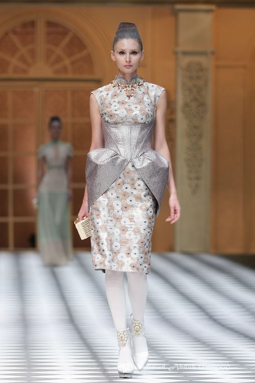 Sebastian Gunawan A Ladys Portrait Sebastian Red & Sebastian Sposa at The Ritz Calton. Pasific Place. Jakarta. [Foto: Mohammad Abduh/Wolipop]