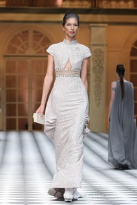 Sebastian Gunawan A Ladys Portrait Sebastian Red & Sebastian Sposa at The Ritz Calton. Pasific Place. Jakarta. [Foto: Mohammad Abduh/Wolipop]