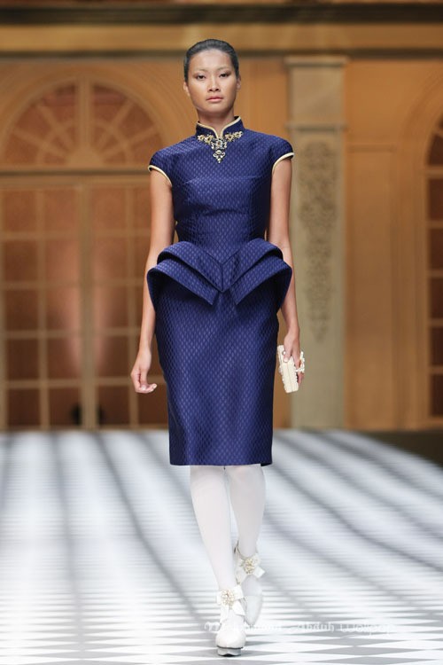 Sebastian Gunawan A Ladys Portrait Sebastian Red & Sebastian Sposa at The Ritz Calton. Pasific Place. Jakarta. [Foto: Mohammad Abduh/Wolipop]