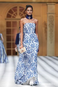 Sebastian Gunawan A Ladys Portrait Sebastian Red & Sebastian Sposa at The Ritz Calton. Pasific Place. Jakarta. [Foto: Mohammad Abduh/Wolipop]