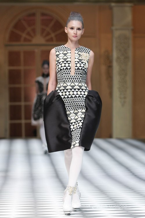 Sebastian Gunawan A Ladys Portrait Sebastian Red & Sebastian Sposa at The Ritz Calton. Pasific Place. Jakarta. [Foto: Mohammad Abduh/Wolipop]