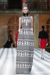 Sebastian Gunawan A Ladys Portrait Sebastian Red & Sebastian Sposa at The Ritz Calton. Pasific Place. Jakarta. [Foto: Mohammad Abduh/Wolipop]