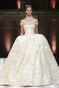 Sebastian Gunawan A Ladys Portrait Sebastian Red & Sebastian Sposa at The Ritz Calton. Pasific Place. Jakarta. [Foto: Mohammad Abduh/Wolipop]