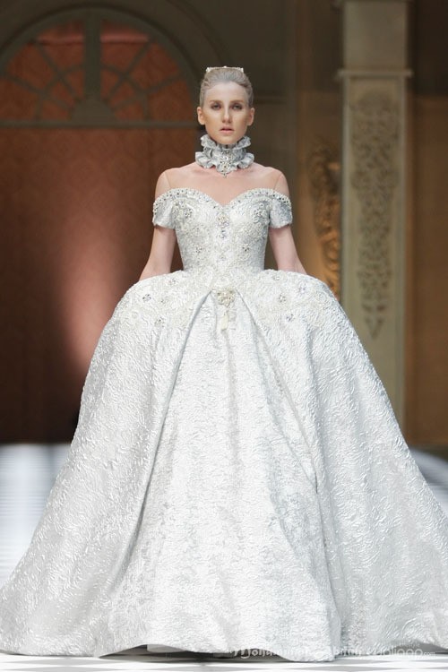 Sebastian Gunawan A Ladys Portrait Sebastian Red & Sebastian Sposa at The Ritz Calton. Pasific Place. Jakarta. [Foto: Mohammad Abduh/Wolipop]