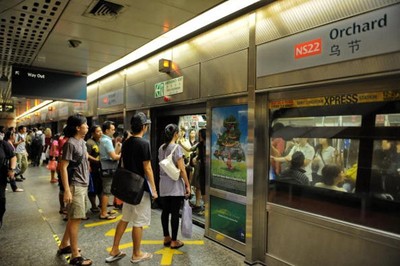 Tertibnya MRT di Luar Negeri, Akankah Jakarta Seperti Ini?