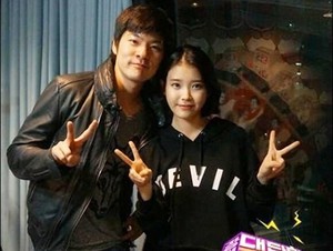 Pacaran dengan Chang Kiha, IU Jatuh Cinta pada Pandangan Pertama