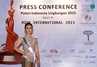 Chintya Fabyola berpose disela-sela acara press conference di Graha Mustika Ratu, Jakarta. Pool/Alfathir Yulianda/detikfoto.