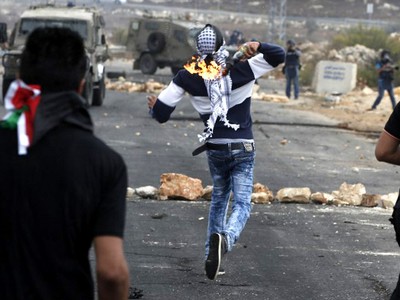 Warga Palestina dan Tentara Israel Kembali Bentrok
