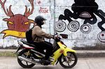 Tembok Jalan KH Mas Mansyur Dipenuhi Grafiti