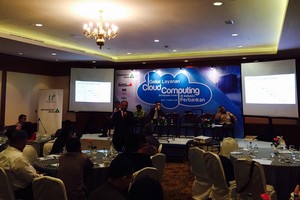 Geliat Cloud di Indonesia: Bisnis Cerah yang Diselimuti Awan Gelap Regulasi