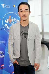 Gaya kasual Joe Taslim. Pool/Noel/detikFoto.