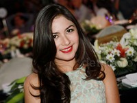 Bibirnya dipoles lipstik merah menyala. Pool/Gus Mun/detikFoto.