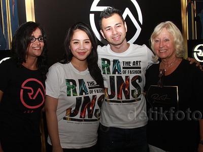 Raffi Ahmad Jualan Jeans
