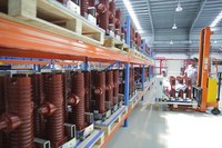 Pabrik ini memproduksi rangkaian produk AIS tegangan sedang, seperti UniSwitch, UniSec, UniGear dan UniGear Digital, yang merupakan sebagian dari inovasi produk switchgear tegangan menengah yang paling inovatif. Pool/dok. ABB.
